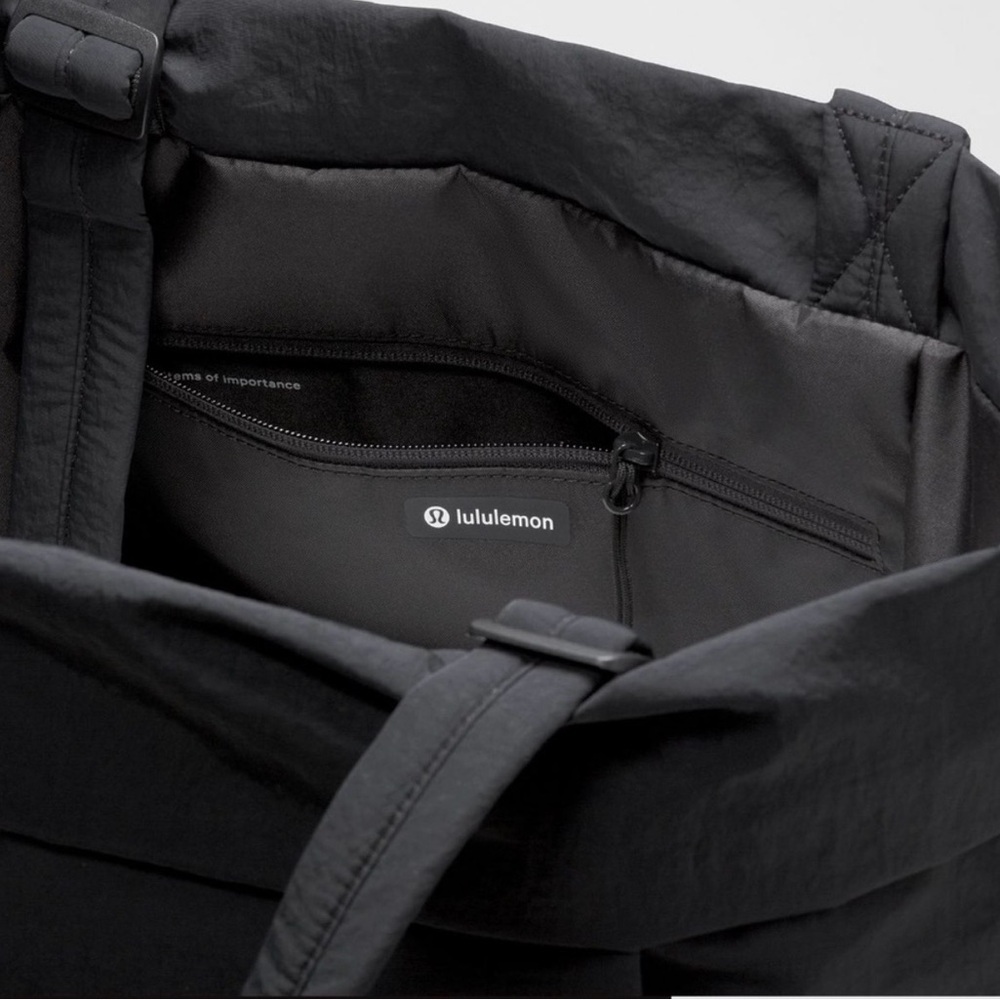 lululemon on my level carry all tote 27.5L - Picture 4 of 4